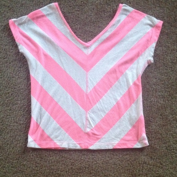 Old Navy v neck! Very cute!