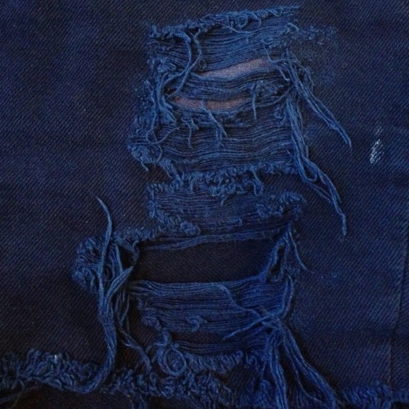 Destroyed High Waisted Levi Shorts - Picture 3 of 3