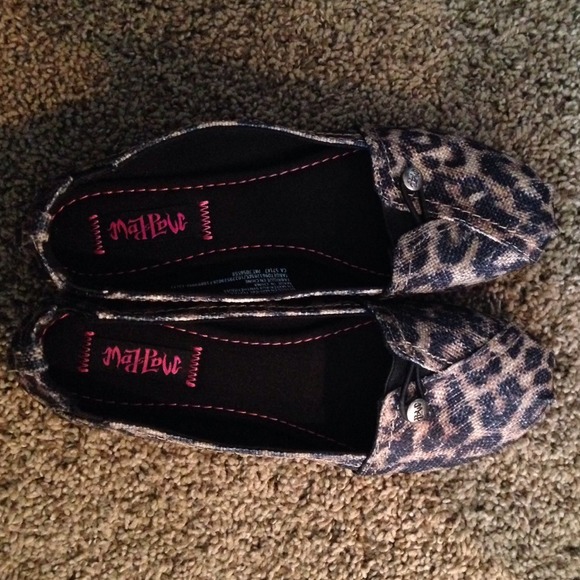 SOLD! Cheetah print flats