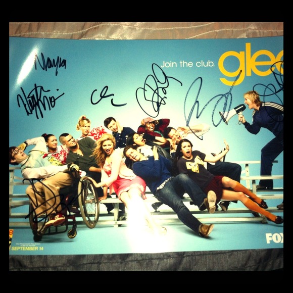 SOLD🌟SIGNED GLEE Cast Poster🌟