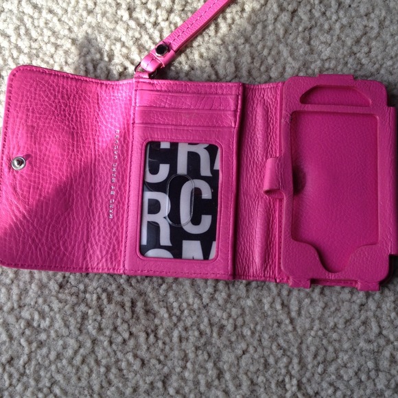 Sold**Marc by marc jacobs iPhone 4/4s wristlet - Picture 2 of 4