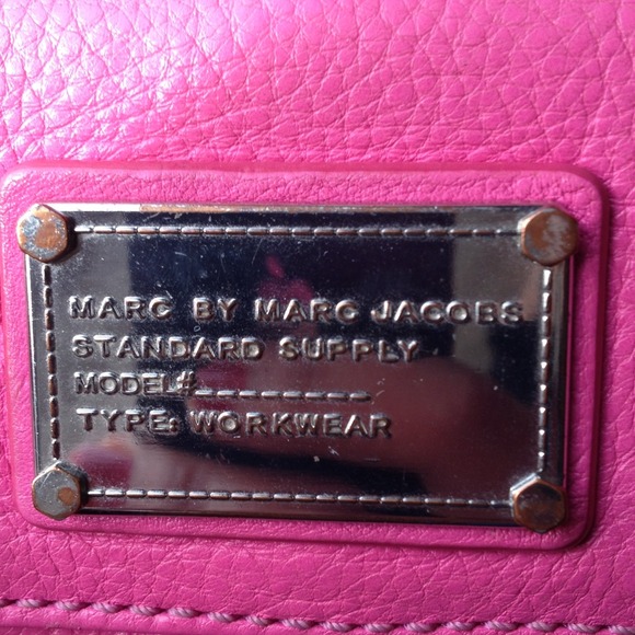 Sold**Marc by marc jacobs iPhone 4/4s wristlet - Picture 4 of 4