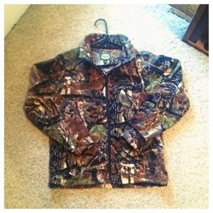 Cabela's Camouflage fleece. Youth Lg/women's sm