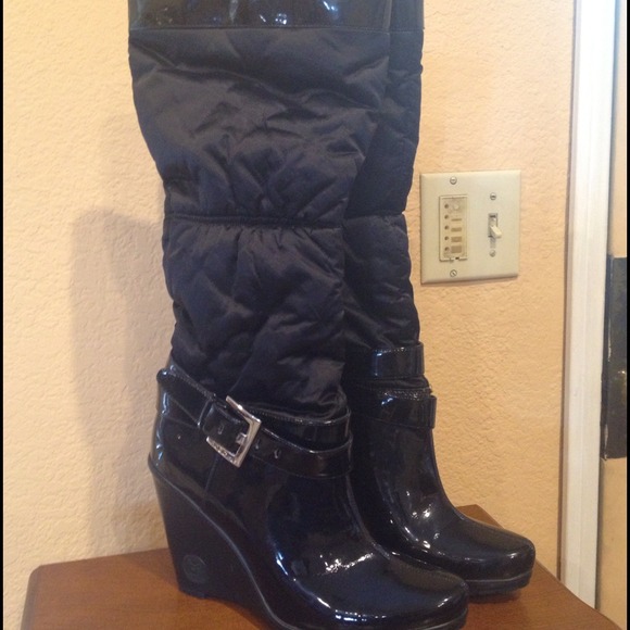 SOLD 🔥🔥BCBGirls Black  Boots