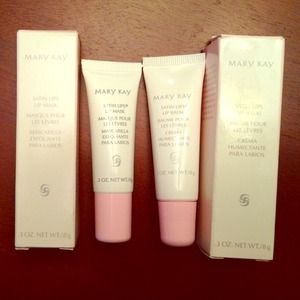 Brand New Mary Kay Satin Lips Set