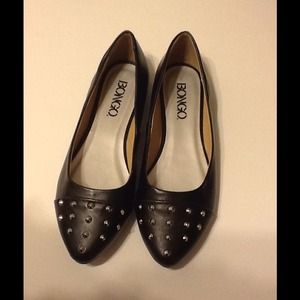 Super cute black flats