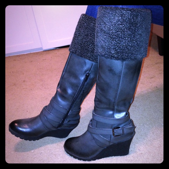 Express Boots - ❄️EXPRESS Grey black fleece lined wedge boots