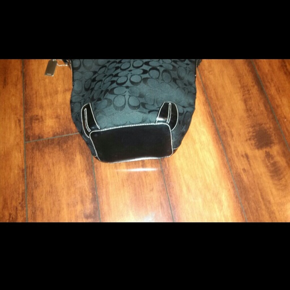 Authentic Coach handbag - Picture 3 of 4