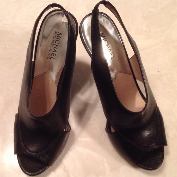 Beautiful black leather Michael Michael kors shoes
