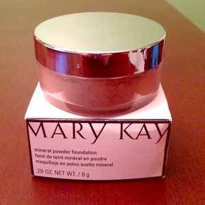 NIB Mary Kay Mineral Powder Foundation - Beige 2