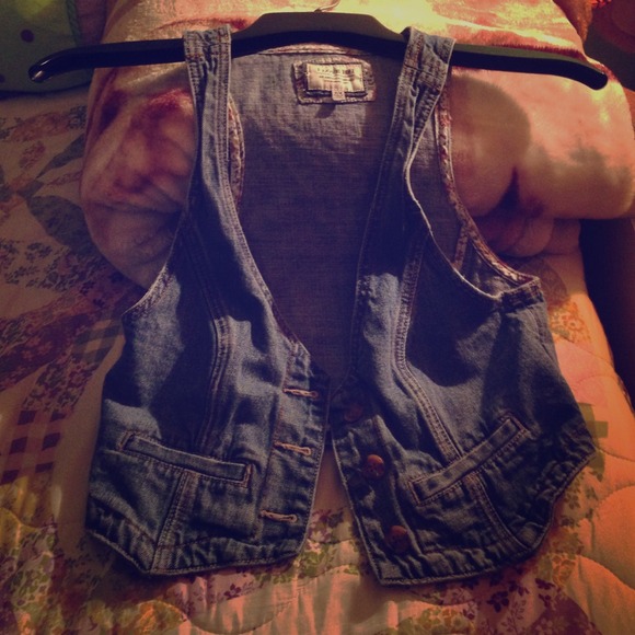 Jean flower detail vest