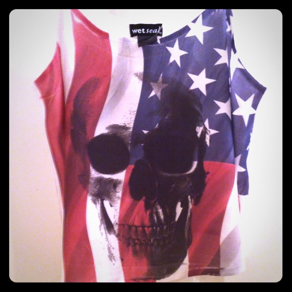 🚫SOLD🚫Wet Seal American Skull Crop Tank.