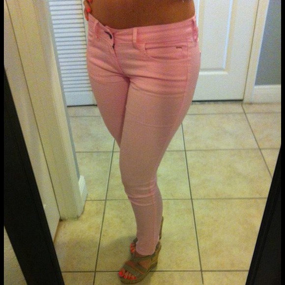 🔴🔴SOLD🔴🔴 Sneak Peek Jeans