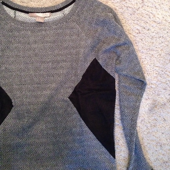✖️SOLD - Grey Color Block Sweater - Picture 3 of 4