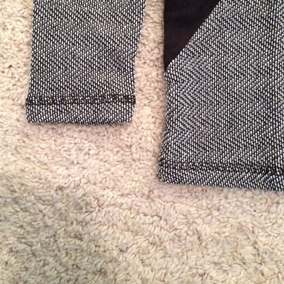 ✖️SOLD - Grey Color Block Sweater - Picture 4 of 4