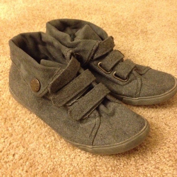 Grey Velcrow Winter Musthave!