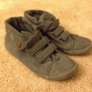 Grey Velcrow Winter Musthave!