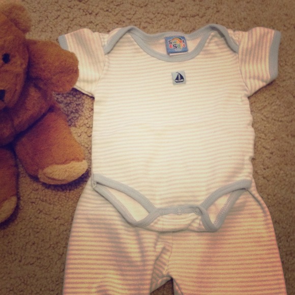 ⭐️Bundled/Sold to Marian⭐️Month Old Baby Onesie