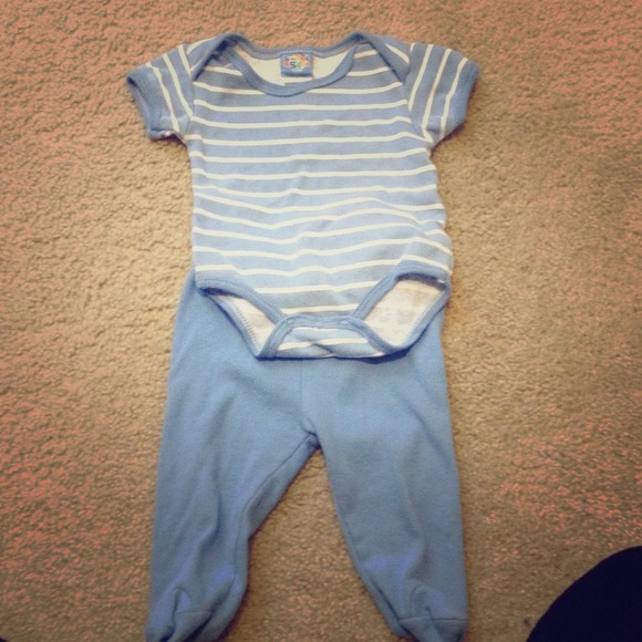 ⭐️Bundled/Sold to Marian ⭐️0-3 Month Old Onesie