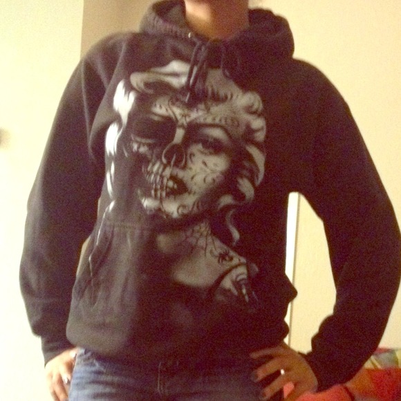 Sweaters - Black and white hoodie