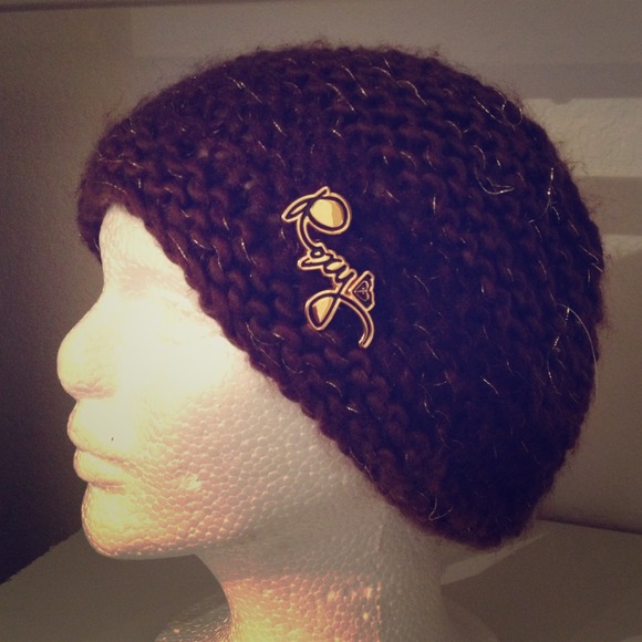 Roxy dark brown with gold beanie