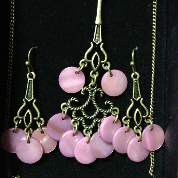 Avon  Jewelry - Gift set