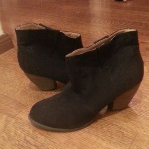 Black Ankle Boots w/ Heel