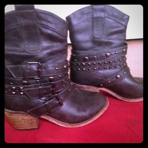 ⛔️sold⛔️New black studded cowboy fashion boots