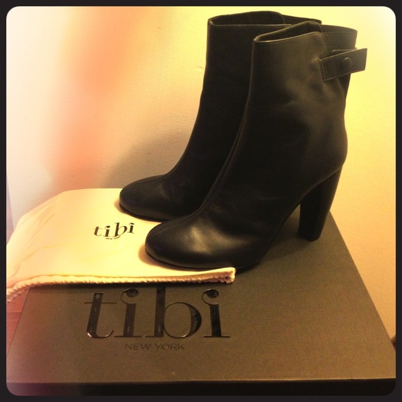 Brand NEW Tibi Layla Navy bootie (size 8 1/2)