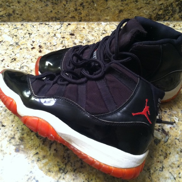 Reduced the original MIchael Jordan sneakers - Picture 2 of 4