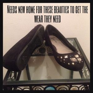 Fergaliscious By Fergie Black Pointy Toe Flats