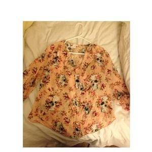 Cute skull pattern chiffon top.