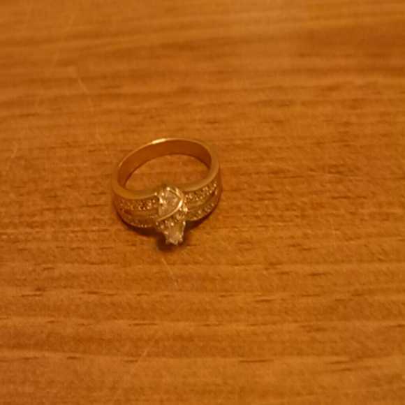 Ring - Picture 2 of 2