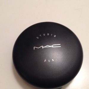 MAC Studio Fix Powder Foundation