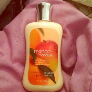 Mango mandarin with vitamin e, jojoba/shea butter.