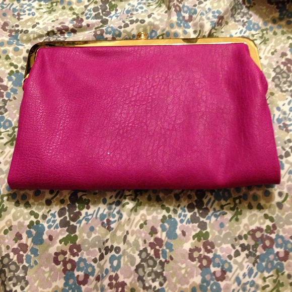 Hobo clutch.