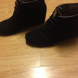 Toms size 10. Barely worn suede wedges