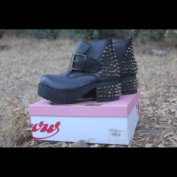 Brand new Jeffrey Campbell VING ankle boots - Picture 1 of 5