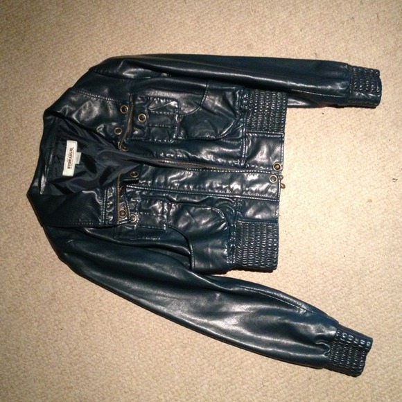 New short faux leather jacket