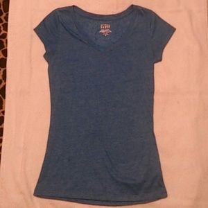 Active Basic V-neck t-shirt