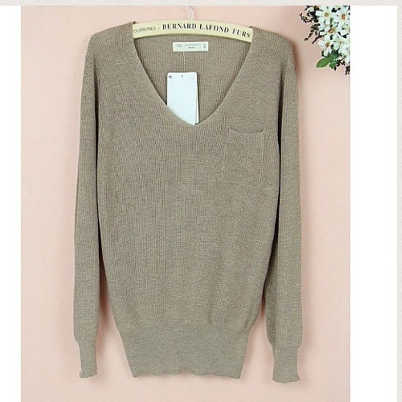 ⚠sold⚠ caramel v-neck knitted sweater