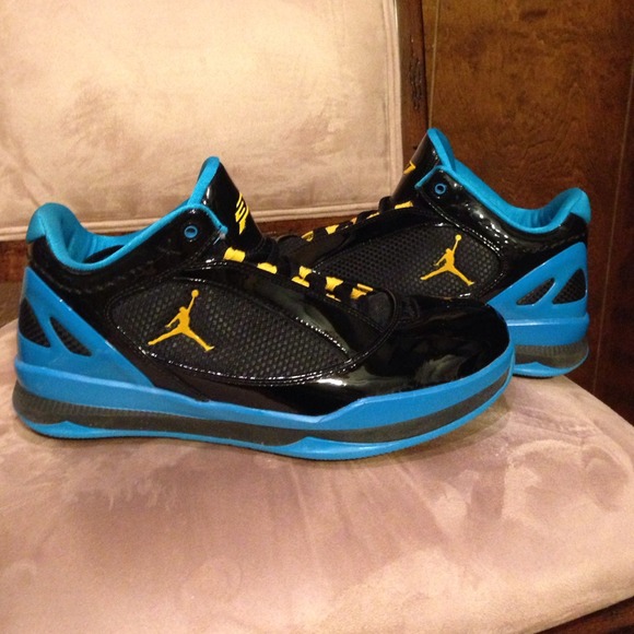 NIKE AIR JORDAN