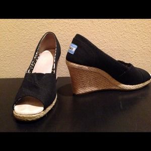 Cute Black Toms!