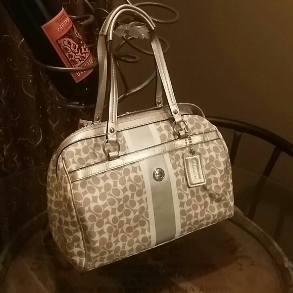 SOLD🚫🚫🚫Coach Heritage Gold Speedy Bag