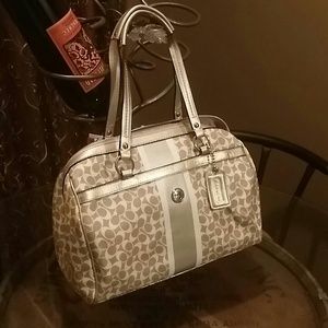 SOLD🚫🚫🚫Coach Heritage Gold Speedy Bag