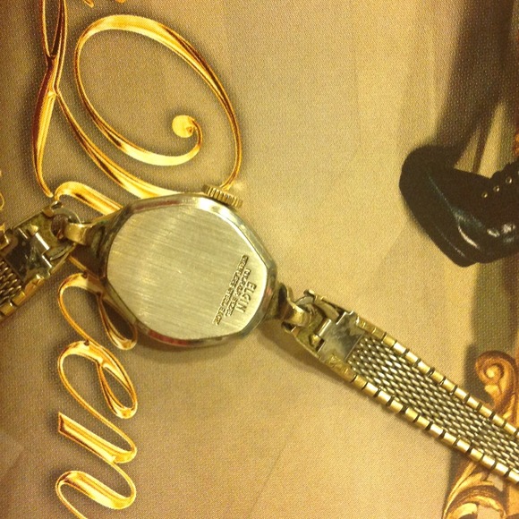 Vintage Ladies watch.10k RGP bezel&10kGF BAND - Picture 3 of 3