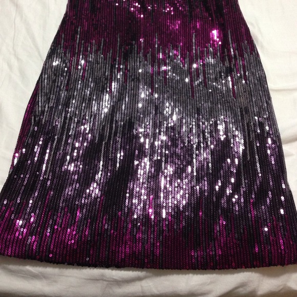 Dress - Picture 3 of 4