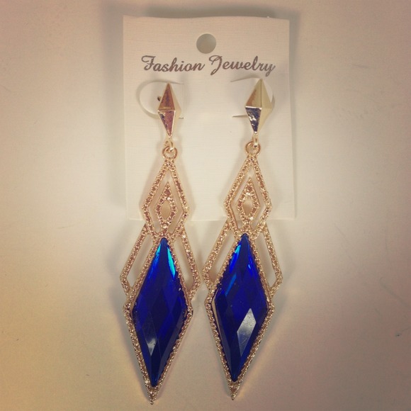 Jewelry - Gorgeous gold with blue Simons earrings