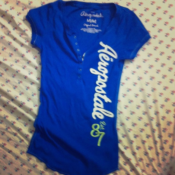 Aeropostale shirt in blue