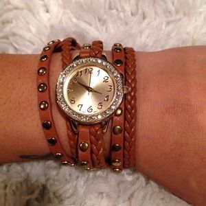Wetseal Carmel triple loop watch NWOT